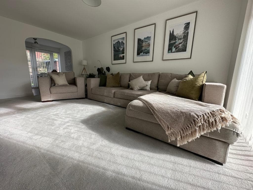 Spacious and stylish 4-bed home ideal for families Image 1
