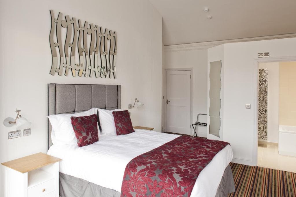 Burton Stone Inn - Free Parking on site Image 1