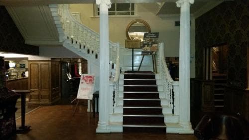 The Three Tuns Hotel Wetherspoon Image 2