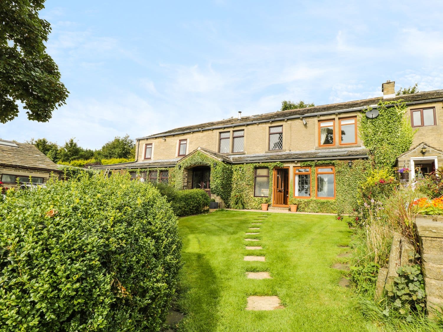 Upper Highlees Farm Image 2
