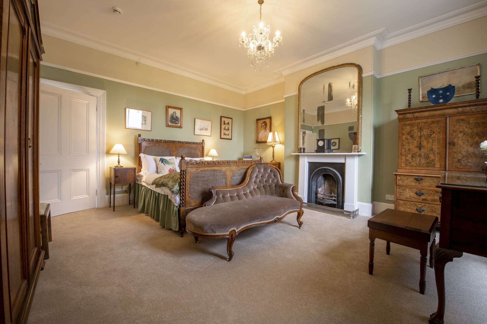 Upper Helmsley Hall Image 7
