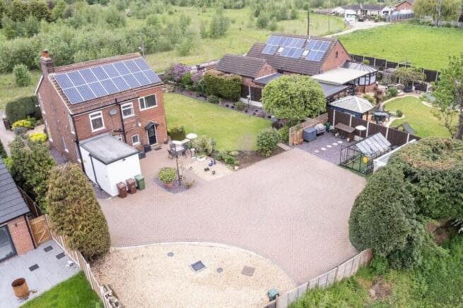 3 bed Detached for sale Image 2