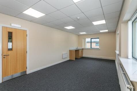 Office to rent Image 3