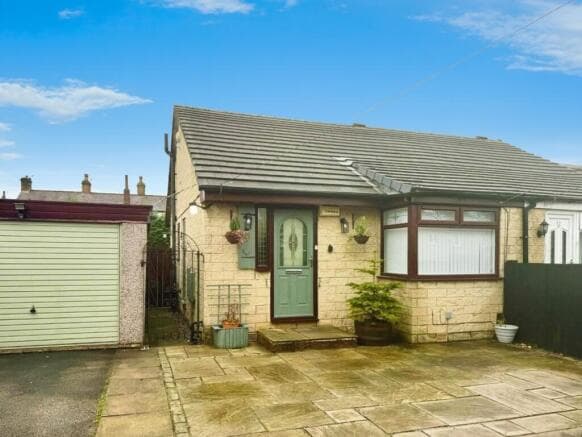 2 bed House to rent in batley