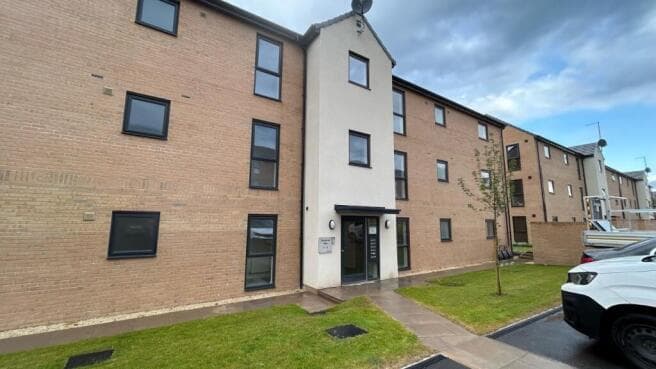 2 bed Flat to rent Image 3