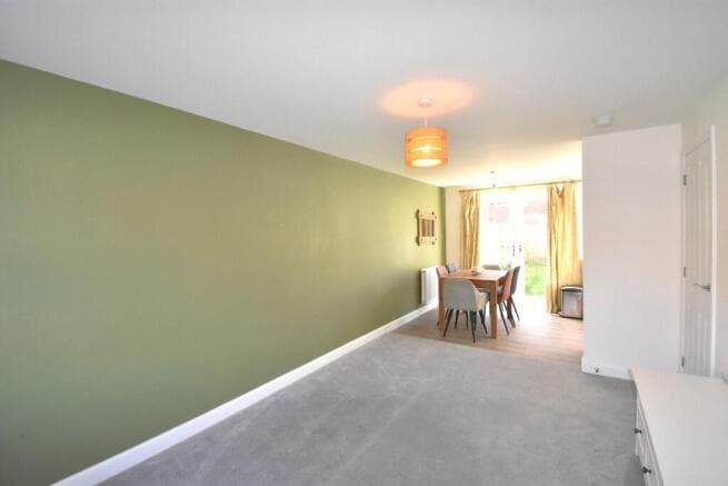 3 bed Detached to rent Image 7