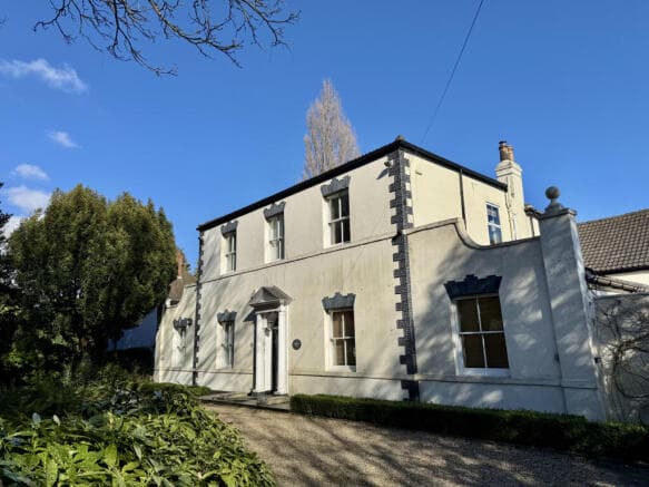 6 bed Detached for sale in hull