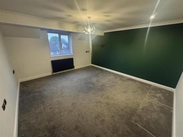5 bed Detached to rent Image 10
