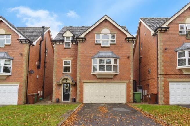 6 bed Detached for sale in castleford