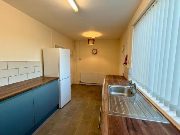 3 bed Terraced to rent Image 5