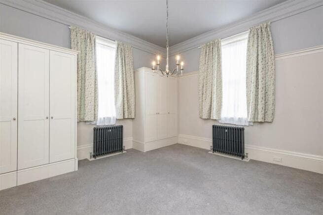 8 bed Detached for sale Image 12