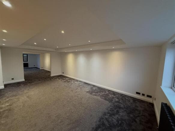 5 bed Detached to rent Image 11