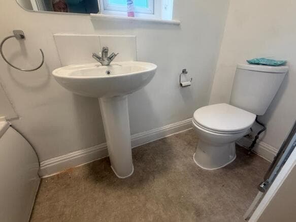 3 bed House to rent Image 6