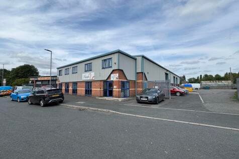 Light Industrial to rent in castleford