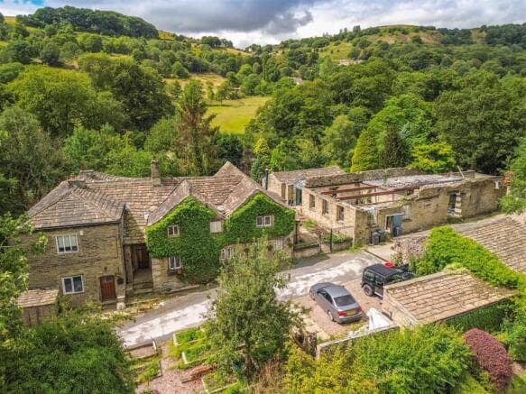 5 bed Detached for sale in halifax