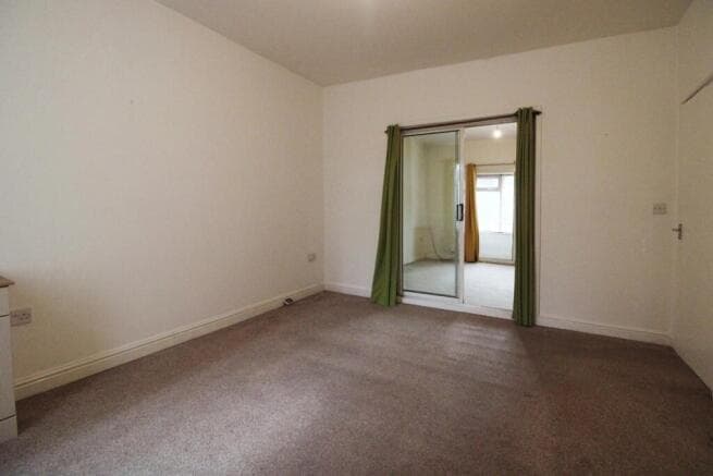 3 bed Terraced to rent Image 6