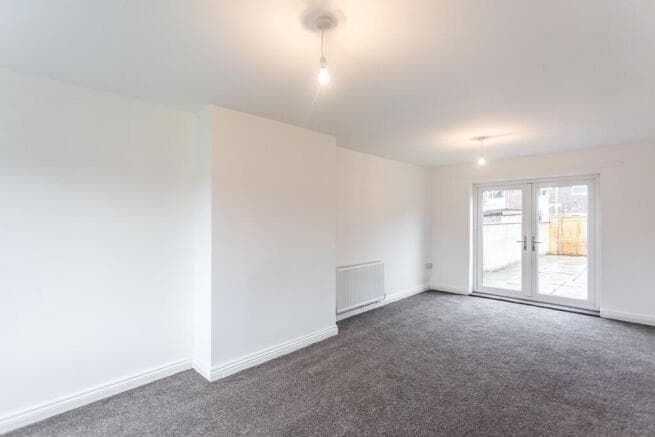 3 bed Semi-Detached to rent Image 2