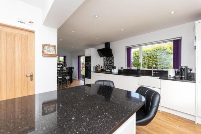3 bed Detached for sale Image 6