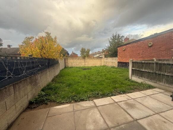 3 bed House to rent Image 7