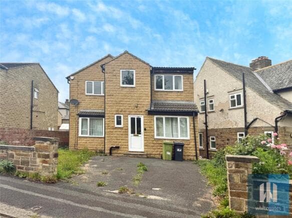 5 bed Detached to rent in huddersfield