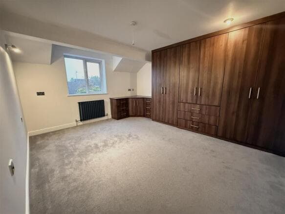 5 bed Detached to rent Image 12