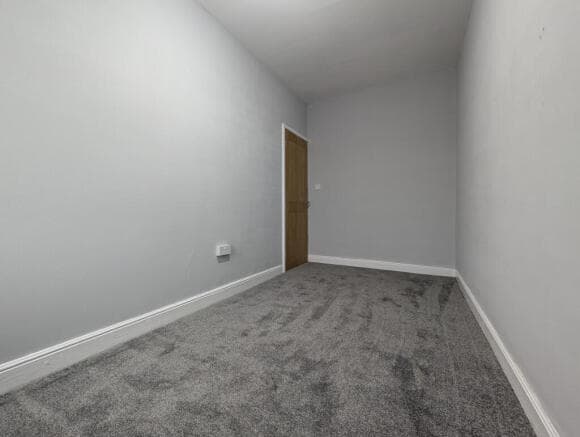 2 bed Terraced to rent Image 11