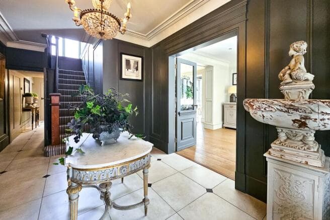 4 bed Detached for sale Image 6