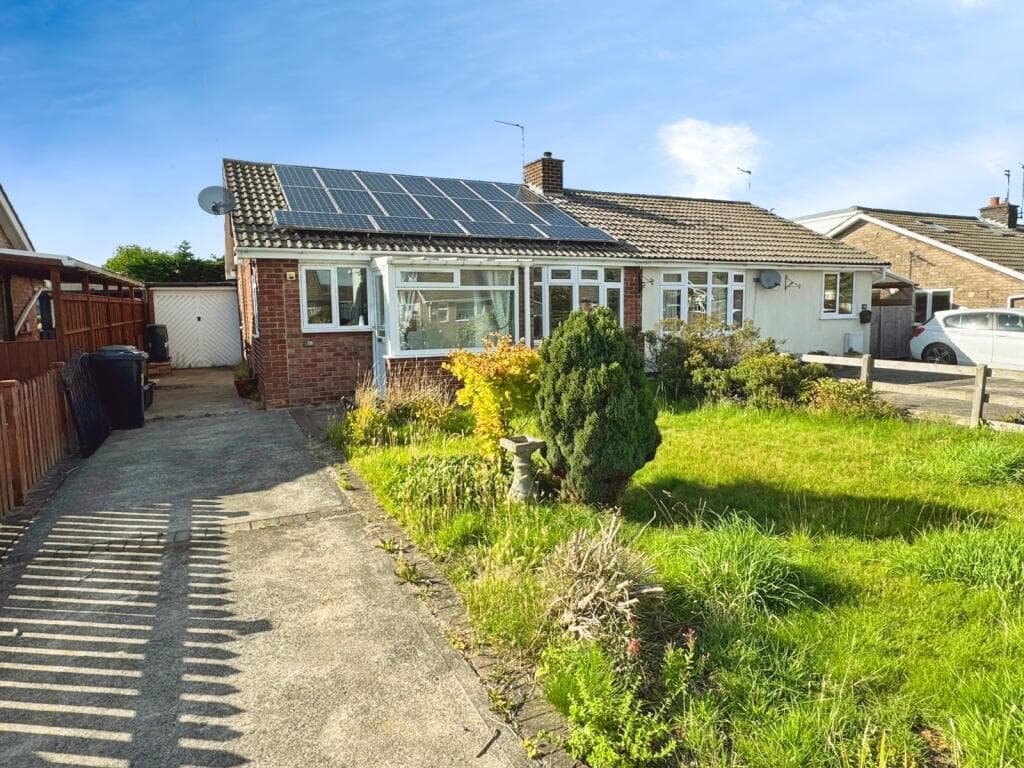 3 Bedroom Bungalow For Sale In Cleveland Way, Huntington, York, North Yorkshire, Yo32 in york