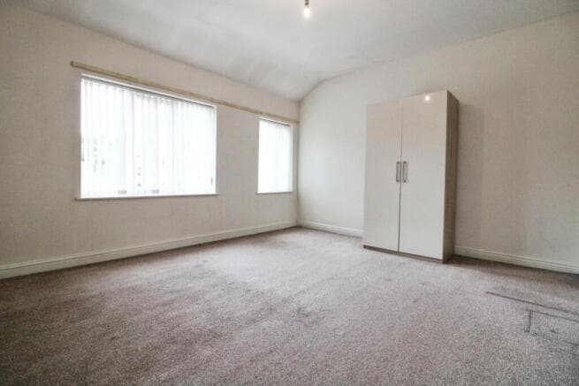 3 bed Terraced to rent Image 9