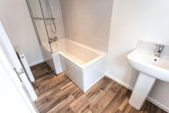 3 bed Semi-Detached to rent Image 7