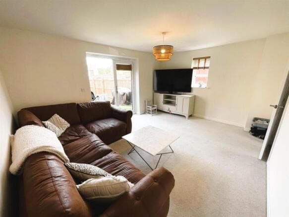 3 bed Semi-Detached to rent in doncaster