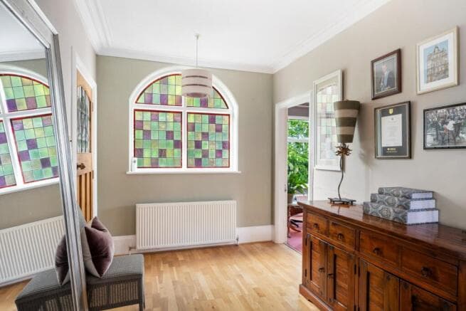 5 bed Detached for sale Image 3