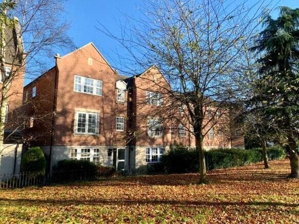 2 Bedroom Flat For Sale In Princess Drive, York, North Yorkshire, Yo26 in york
