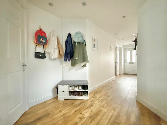 4 bed Detached for sale Image 10