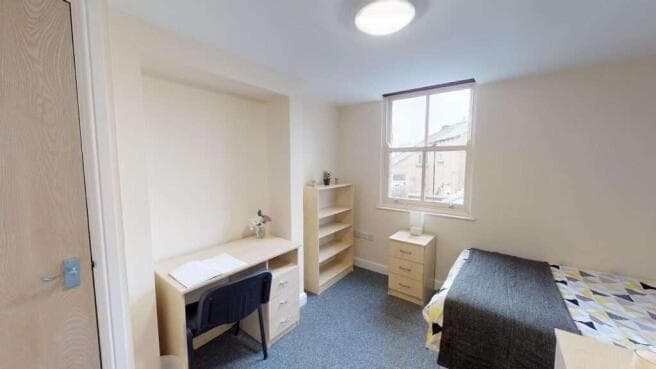 7 bed Flat to rent Image 9