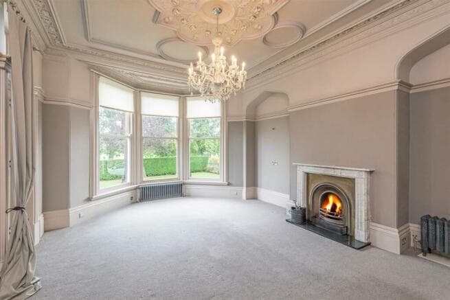 8 bed Detached for sale Image 2