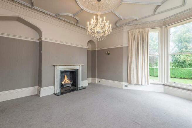 8 bed Detached for sale Image 5