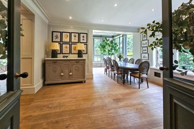 4 bed Detached for sale Image 8