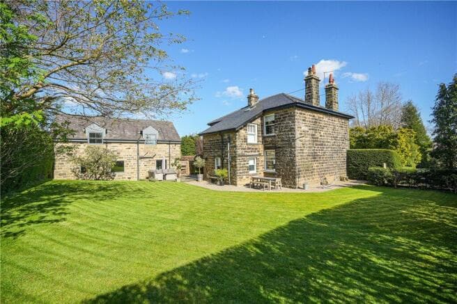 4 bed Detached for sale Image 5