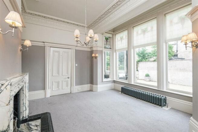 8 bed Detached for sale Image 9