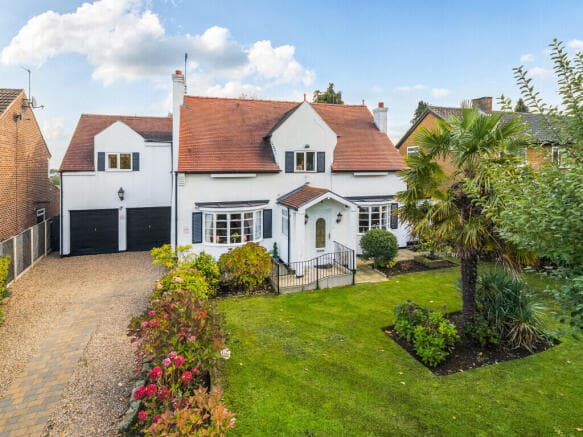 4 bed Detached for sale in wakefield