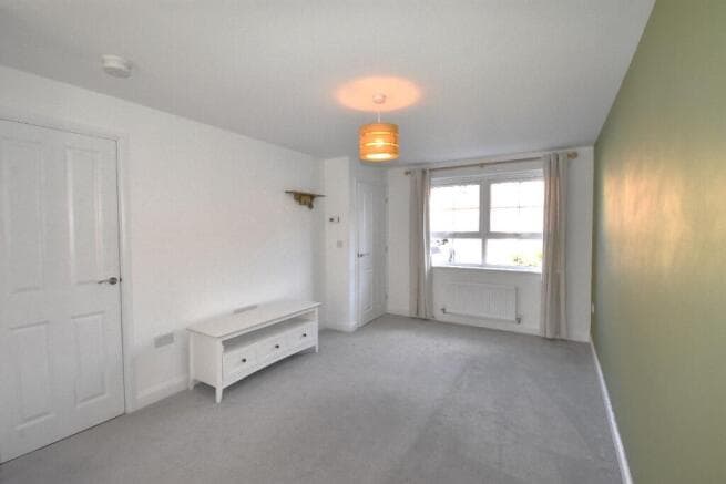 3 bed Detached to rent Image 6