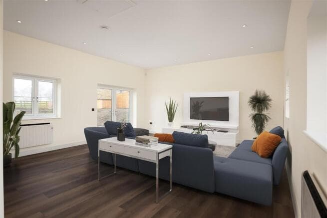 6 bed Detached for sale Image 6