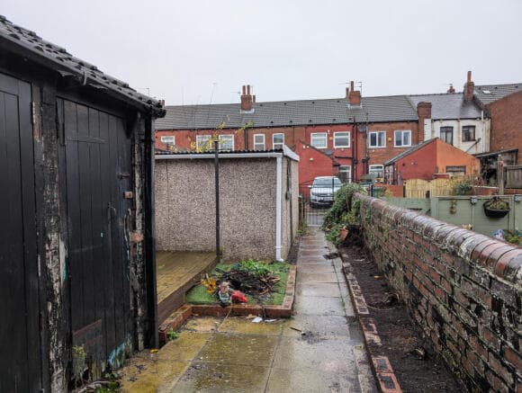 2 bed Terraced to rent Image 12