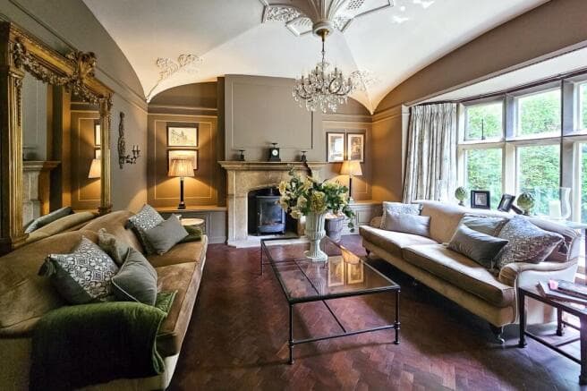 4 bed Detached for sale Image 2