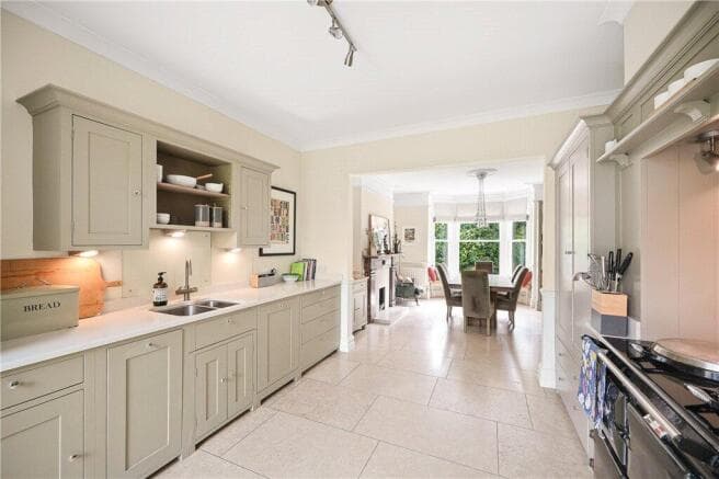 4 bed Detached for sale Image 3