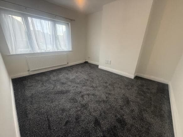 3 bed House to rent Image 3