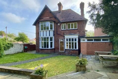 7 bed Commercial Property for sale in scarborough