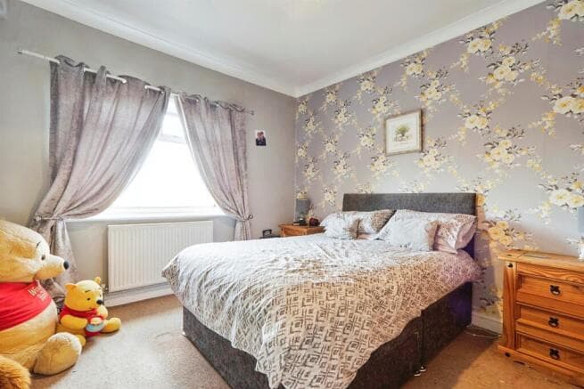 7 bed Semi-Detached for sale Image 5