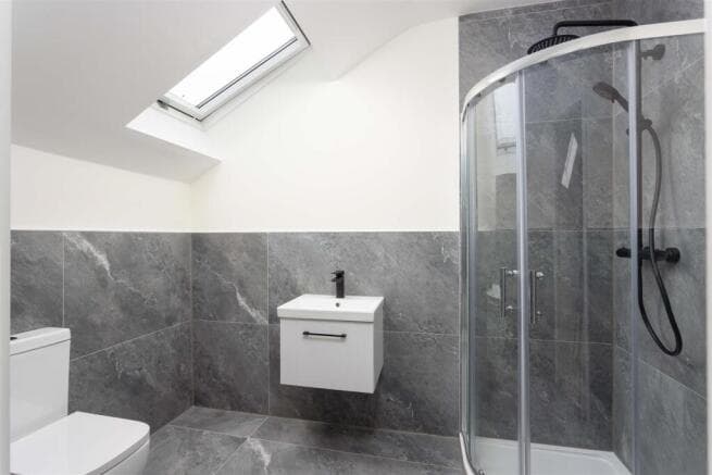 6 bed Detached for sale Image 12